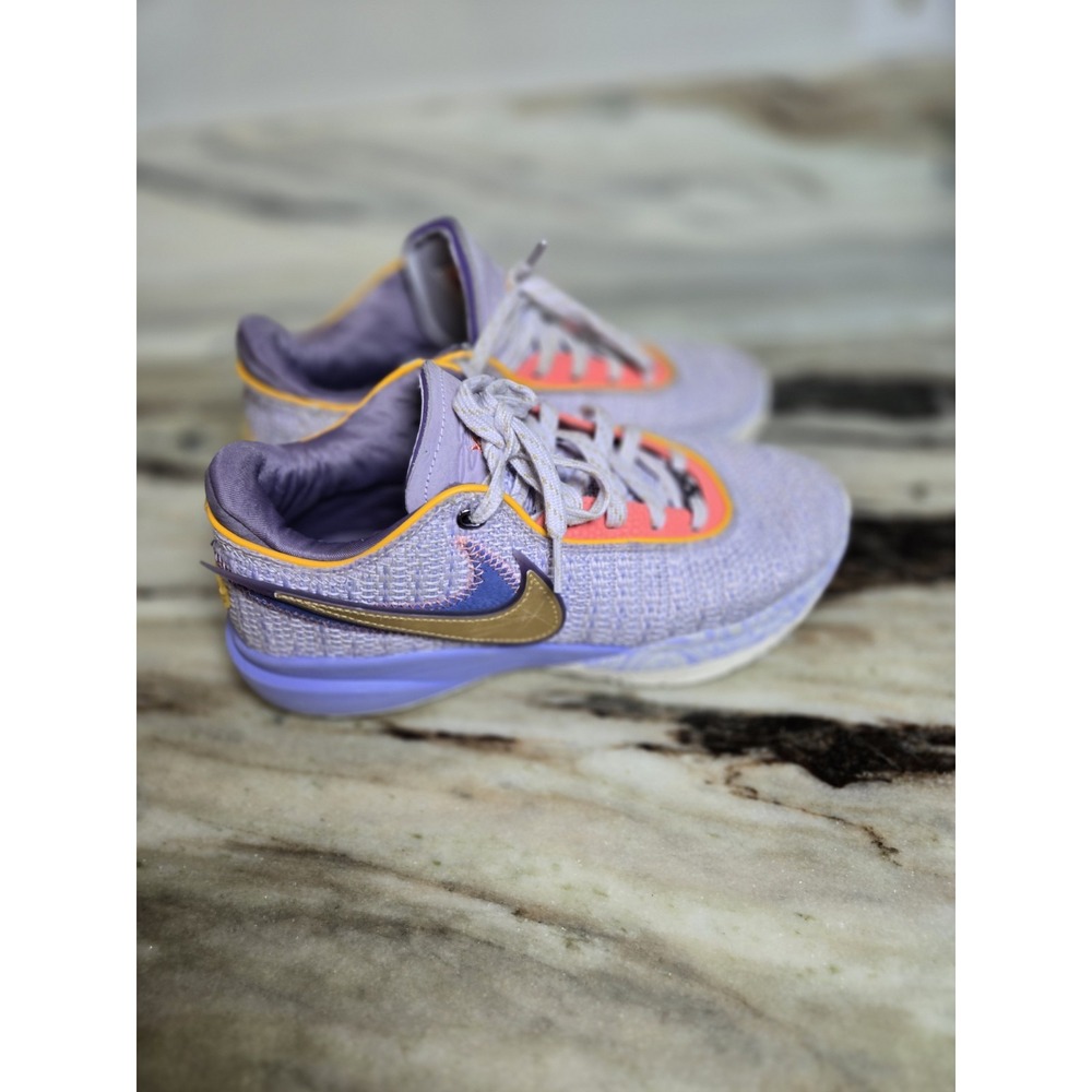 Nike LeBron 20  Size 7.5 Mens Purple And‎ Gold